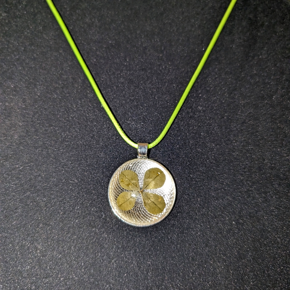 Real 4 Leaf Clover Pendant Necklace